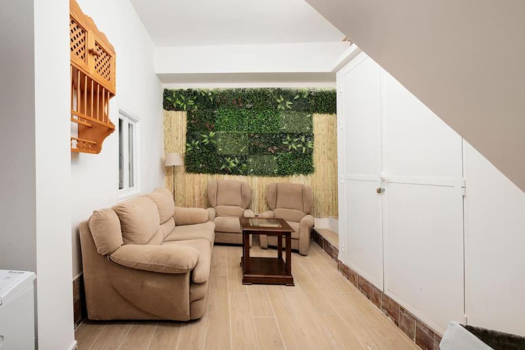 Newly Refurbished Modern 2-Bed Apartment In Heart Of Torremolinos Exterior foto