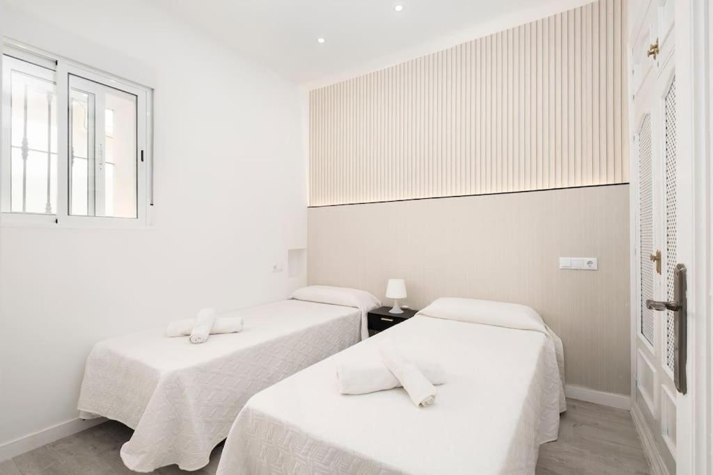 Newly Refurbished Modern 2-Bed Apartment In Heart Of Torremolinos Exterior foto